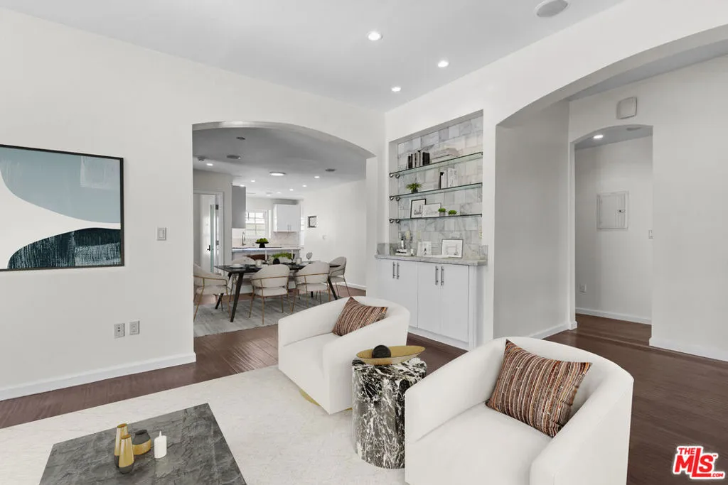 191 S Gardner Street, Los Angeles, California 90036 home-pic-1